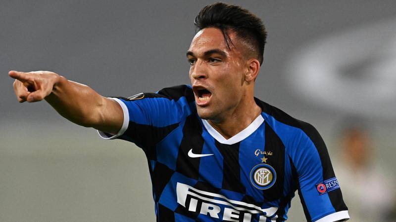Lautaro giocatore della settimana in EL, l'Inter gli fa i complimenti sui social 