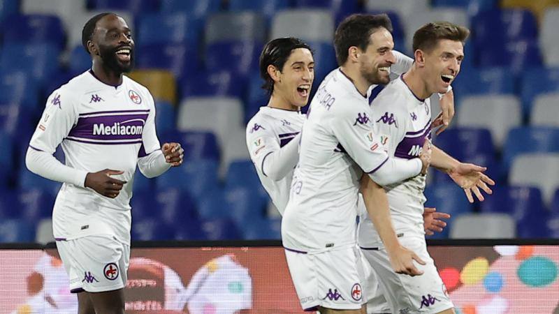Napoli-Fiorentina,<br /> le pagelle: Maleh gol e assist,<br /> 7,<br />5. Tuanzebe si perde: 4,<br />5